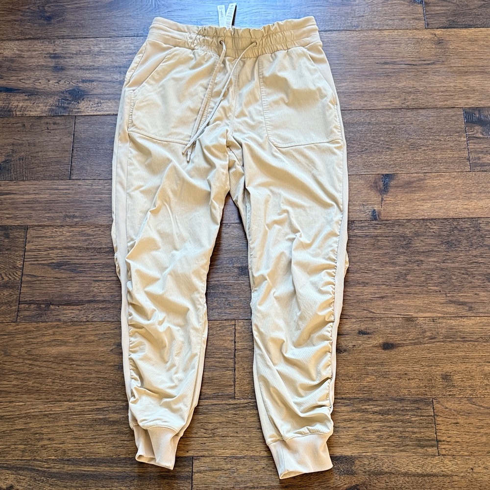 Lululemon Athletica Tan Joggers 8